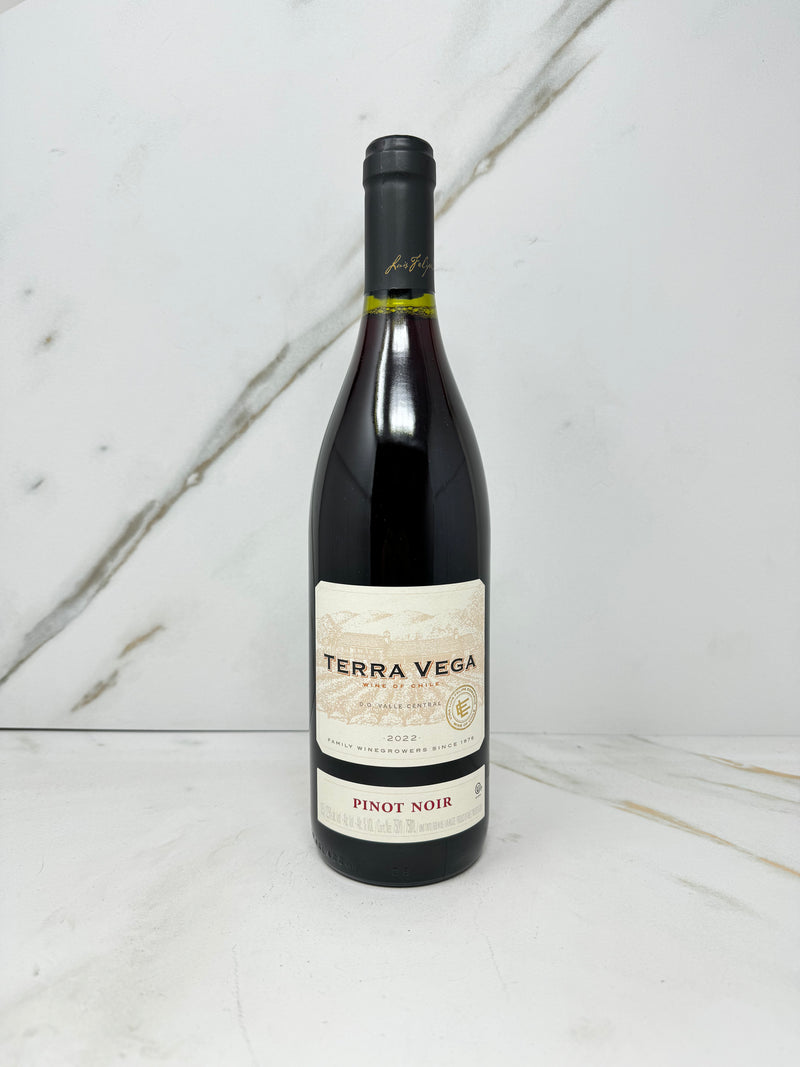 Terra Vega, Pinot Noir, Chile, 750mL