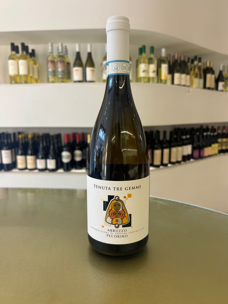 Tre Gemme, Pecorino, Italy, 750mL